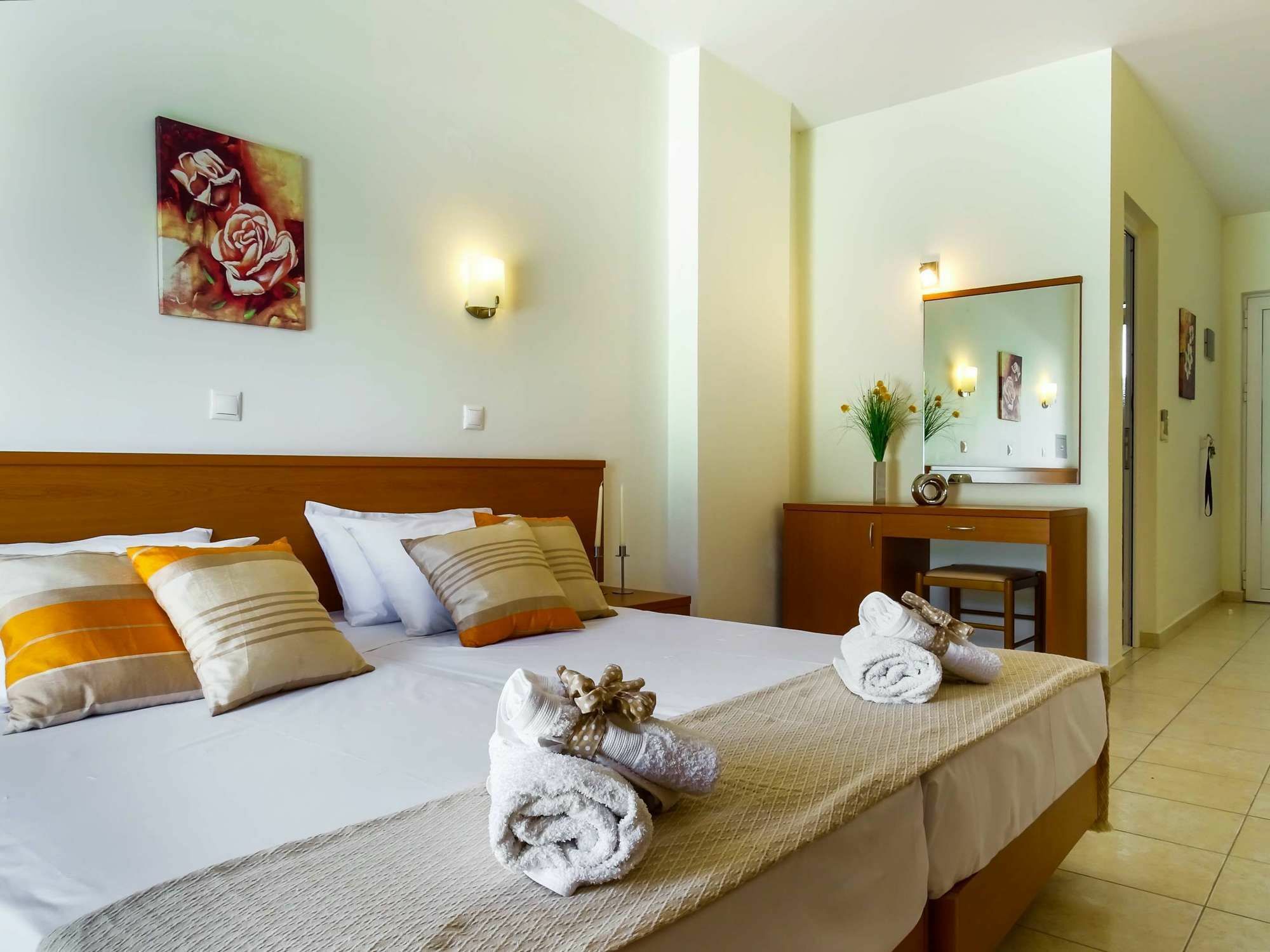 Tsambikos Apts Фалираки Экстерьер фото